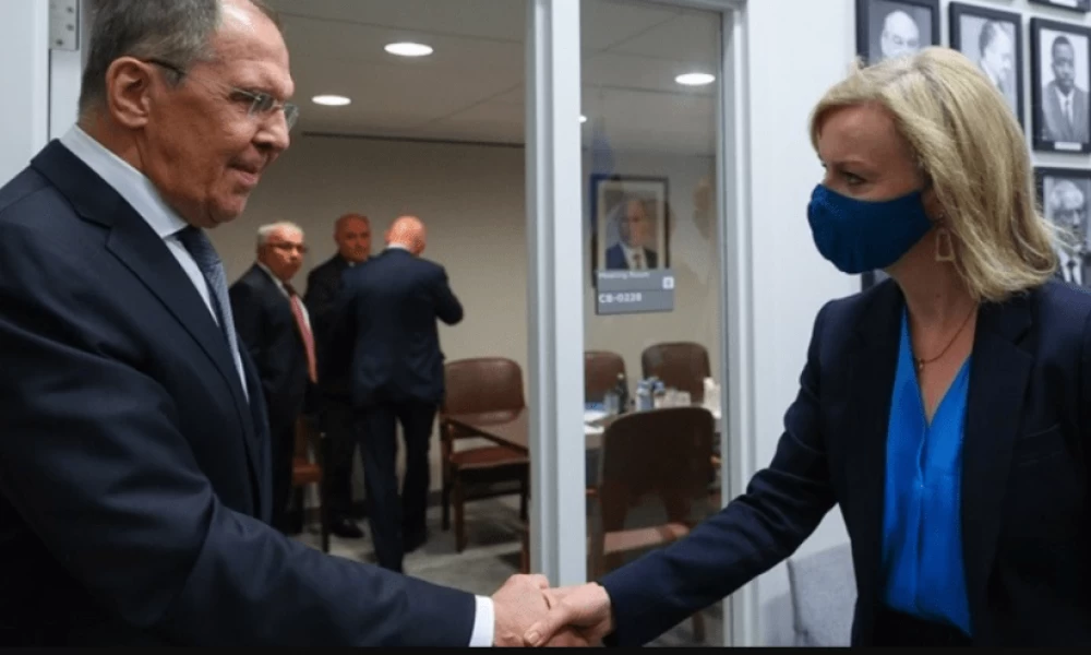 ''Δεν δεχόμαστε απειλές'' διεμήνυσε ο Ρώσος ΥΠ.ΕΞ- ''Δεν αγνοούμε την ανάπτυξη στρατού'' απαντά η Τρας
